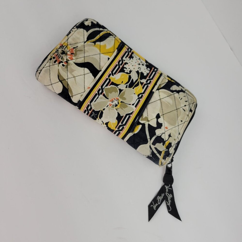 Vera Bradley Dogwood Print Floral Quilted Wallet With Zipper Closure